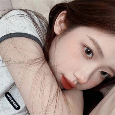 超人：钢铁英雄海报